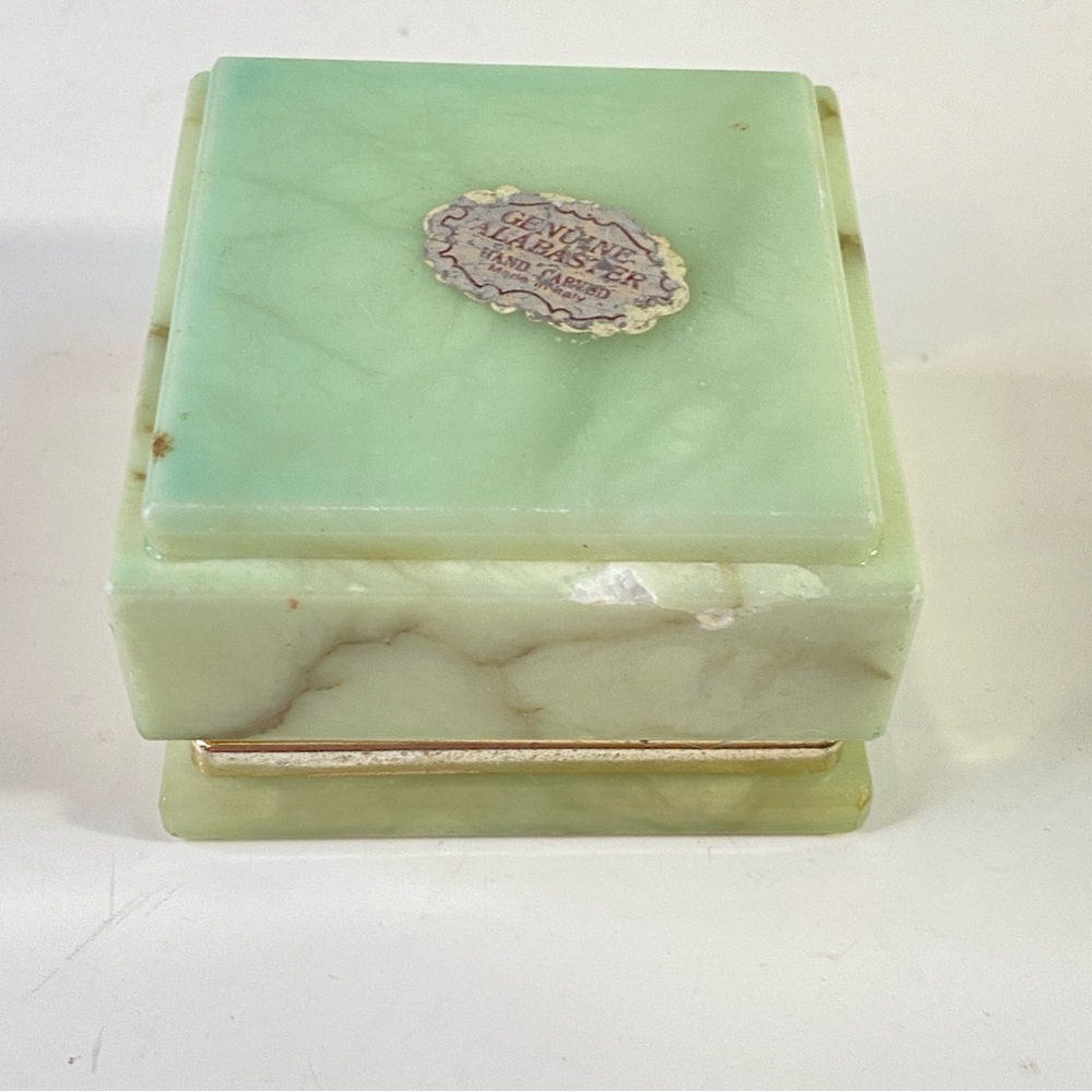 Italian Alabaster Green Square Hinged Trinket Box, Floral Lid - Picture 9 of 15